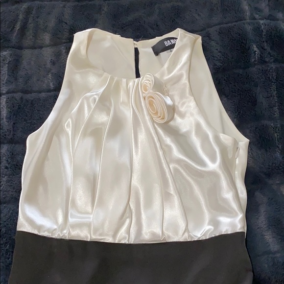 Colour-blocked black and white dress - Picture 3 of 9